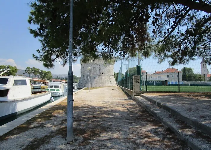 Marko Polo B Old Town Traù